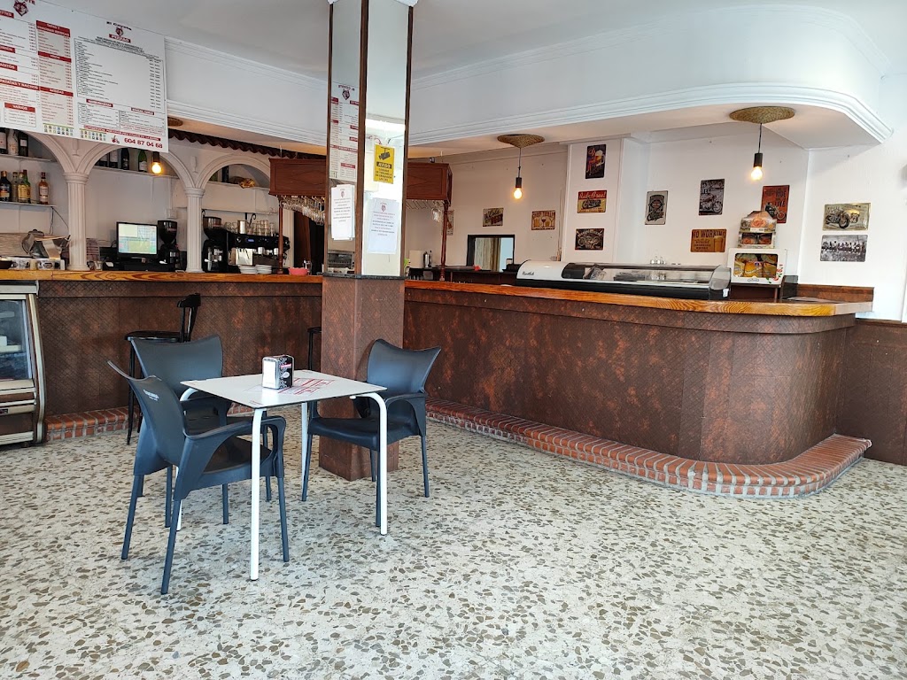Bar Pizzeria el Coyote — Del propietario