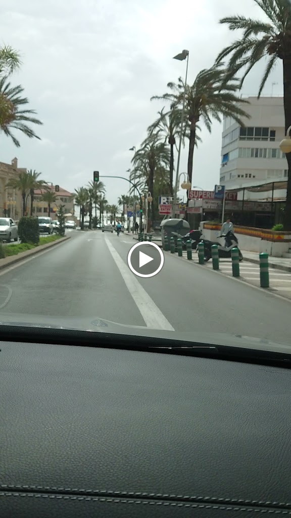 London Cafe Benalmadena — Videos
