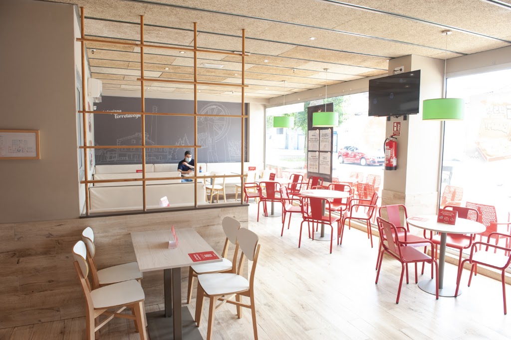 Telepizza Torrelavega, Hauzeur - Comida a Domicilio — Ambiente