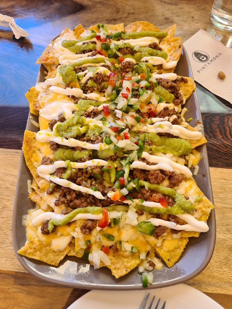 Cerveceria PINTAMONA Tapas & Burgers — Nachos