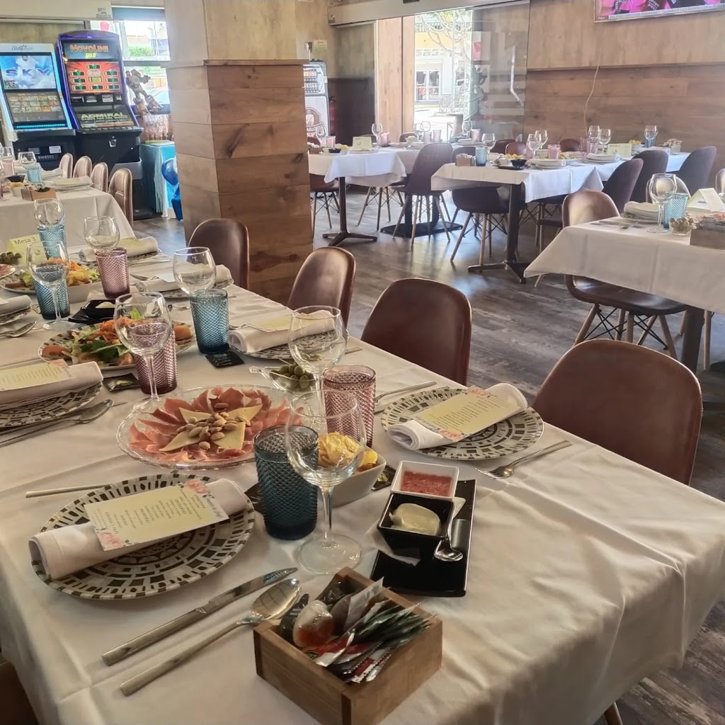 Bar Los Carlotas — Comida y bebida