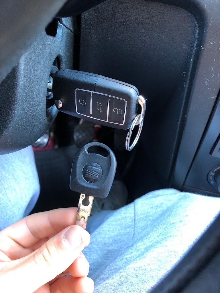 Prieto Llaves y mandos de coche.