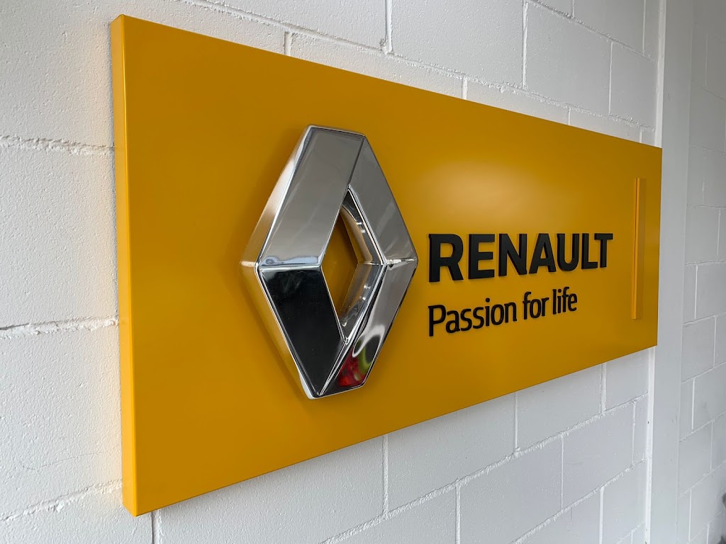 Tallers A.M S.L. - Renault — Interior