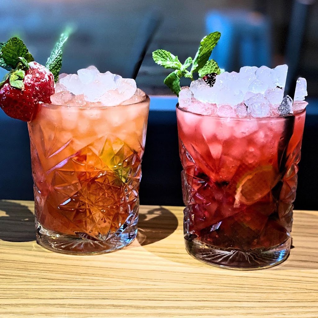 NEW Eden Cocktail Bar ( Terrace ) — Comida y bebida
