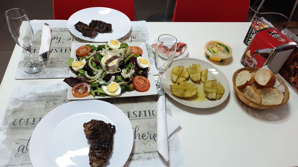 Bar New Pibito — Comida y bebida
