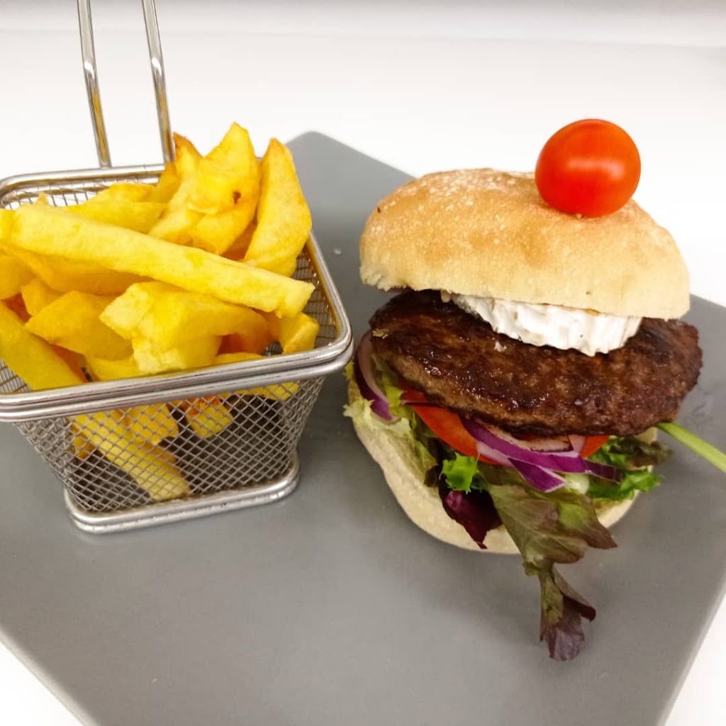 Sala Magna — Comida y bebida