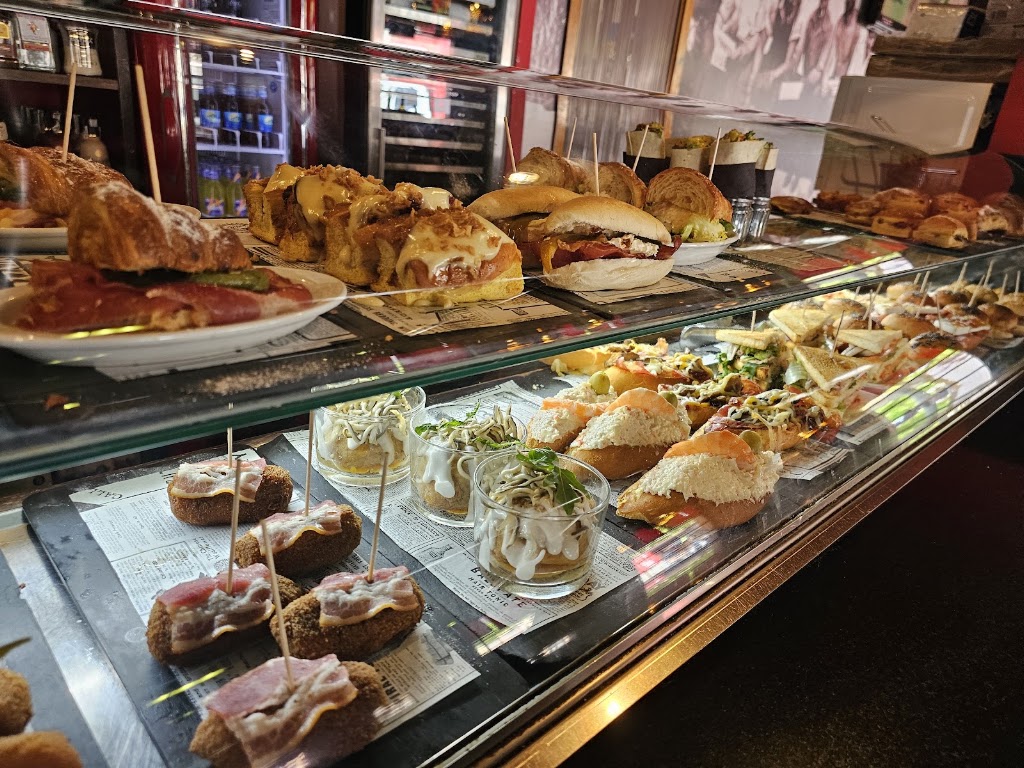 Casa Fau — Comida y bebida