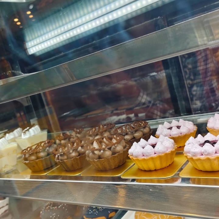 Bee Cake Sweets And Pastry