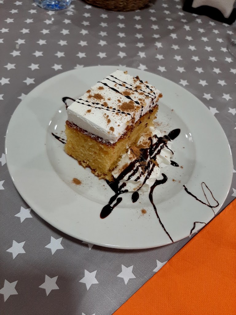Bar Tres Arcos — Comida y bebida