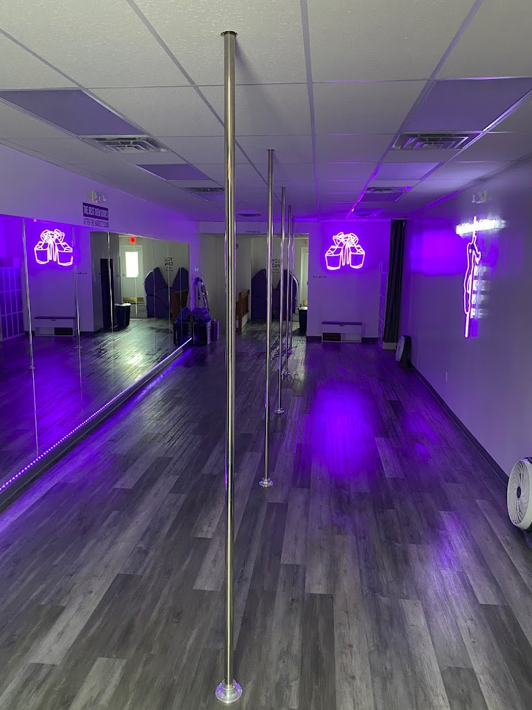  Purple Kisses Pole Fitness