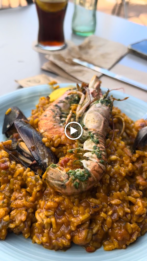 Ohana Restaurant - Food & Drink, Sitges — Videos