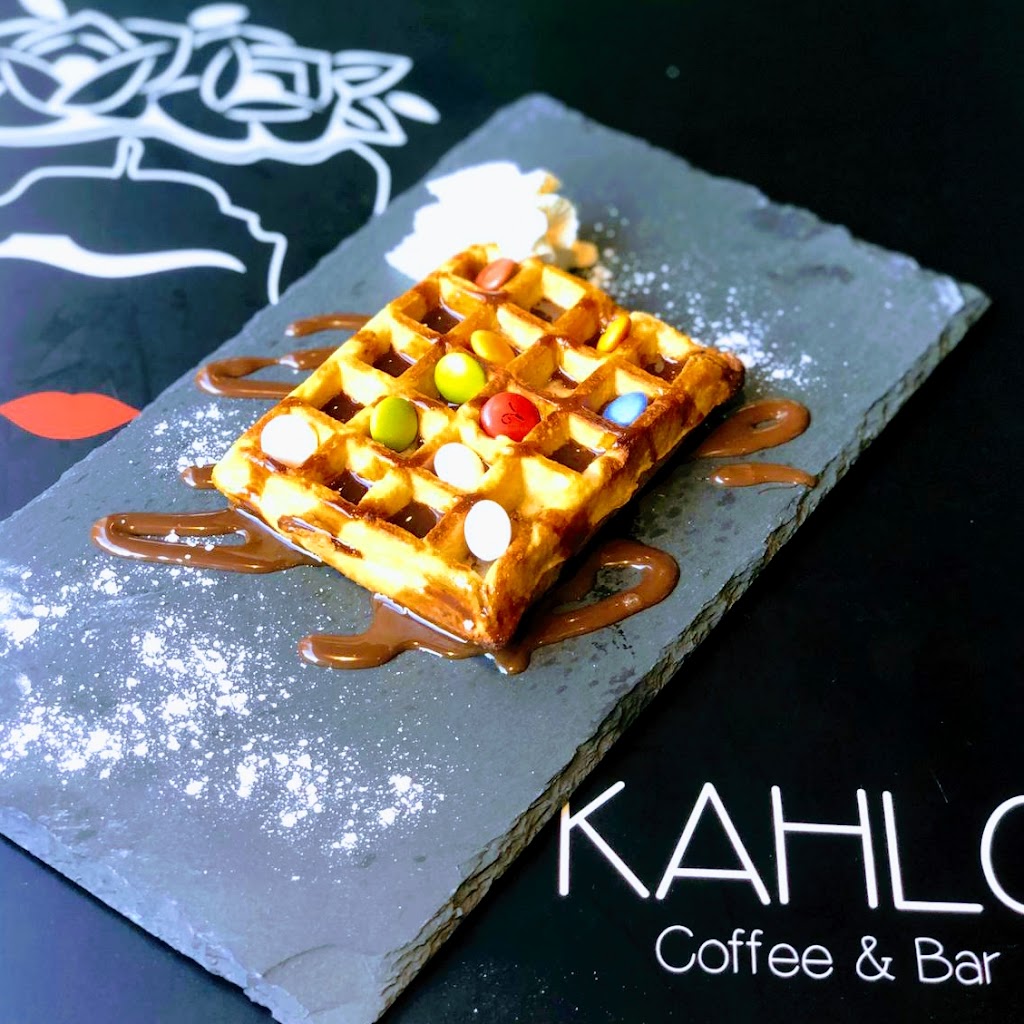 KAHLO Coffee & Bar — Comida y bebida