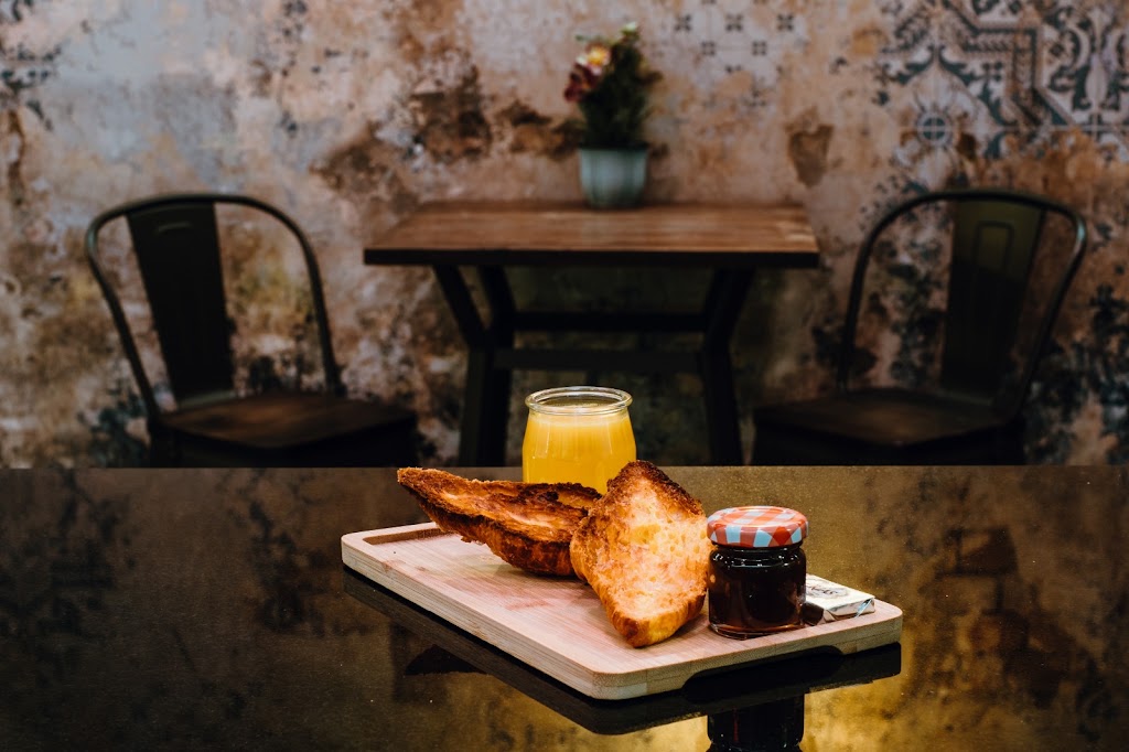 Bar La Marimorena — Comida y bebida