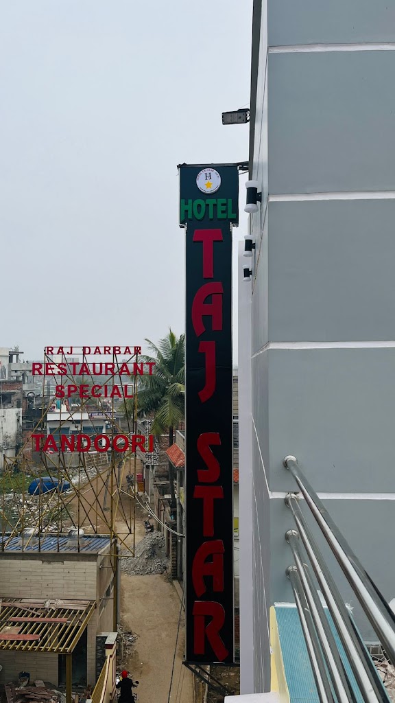 Hotel Taj Star