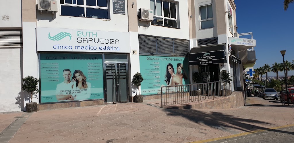 Ruth Saavedra — Exterior