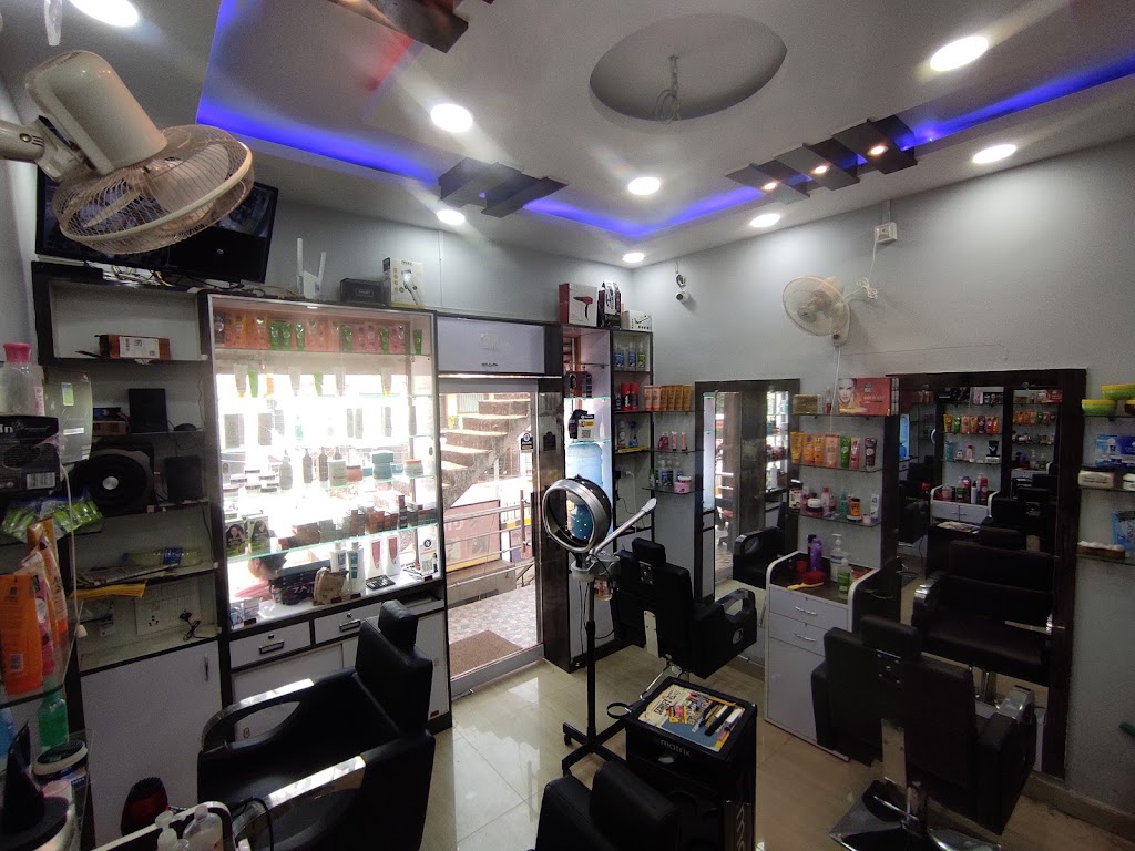 Lifestyle Unisex Saloon