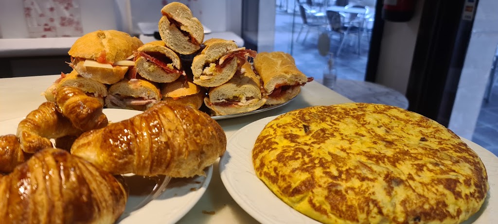Cafeteria Expressate — Comida y bebida