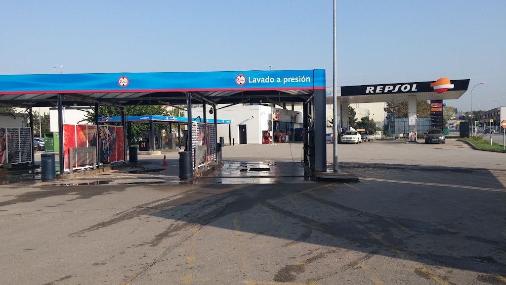 Estacion de Servicio Repsol — Exterior