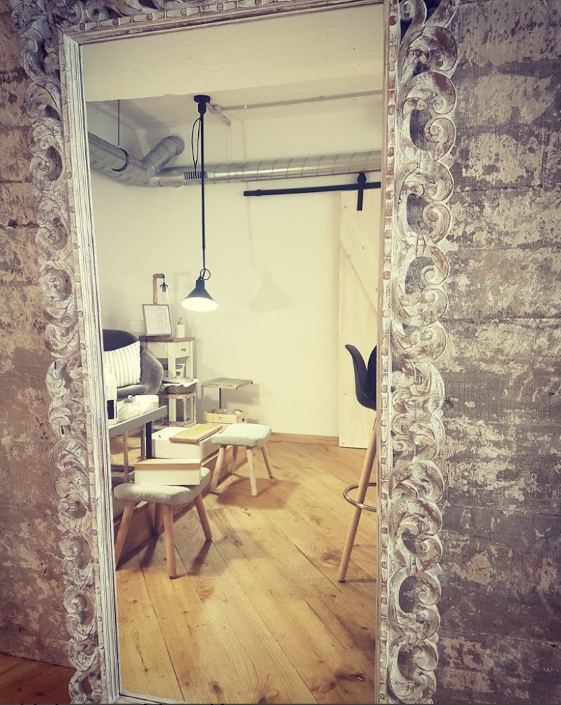 Eleventh Moon Beauty Lounge Eibar