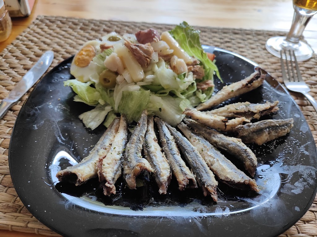 FRANKFURT 24 Y UNO Mas — Comida y bebida