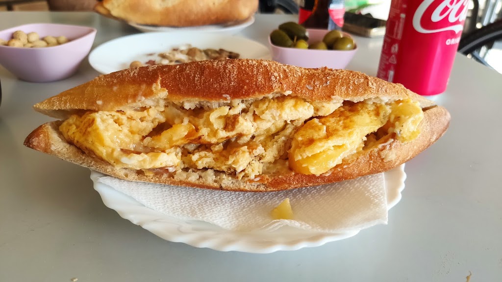 Bar Restaurante Camping San Pascual — Comida y bebida