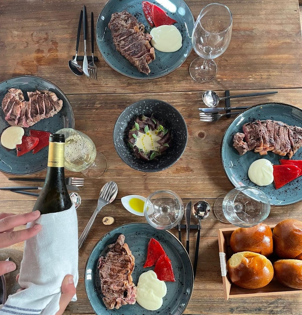 La Catedral Bistro — Comida y bebida