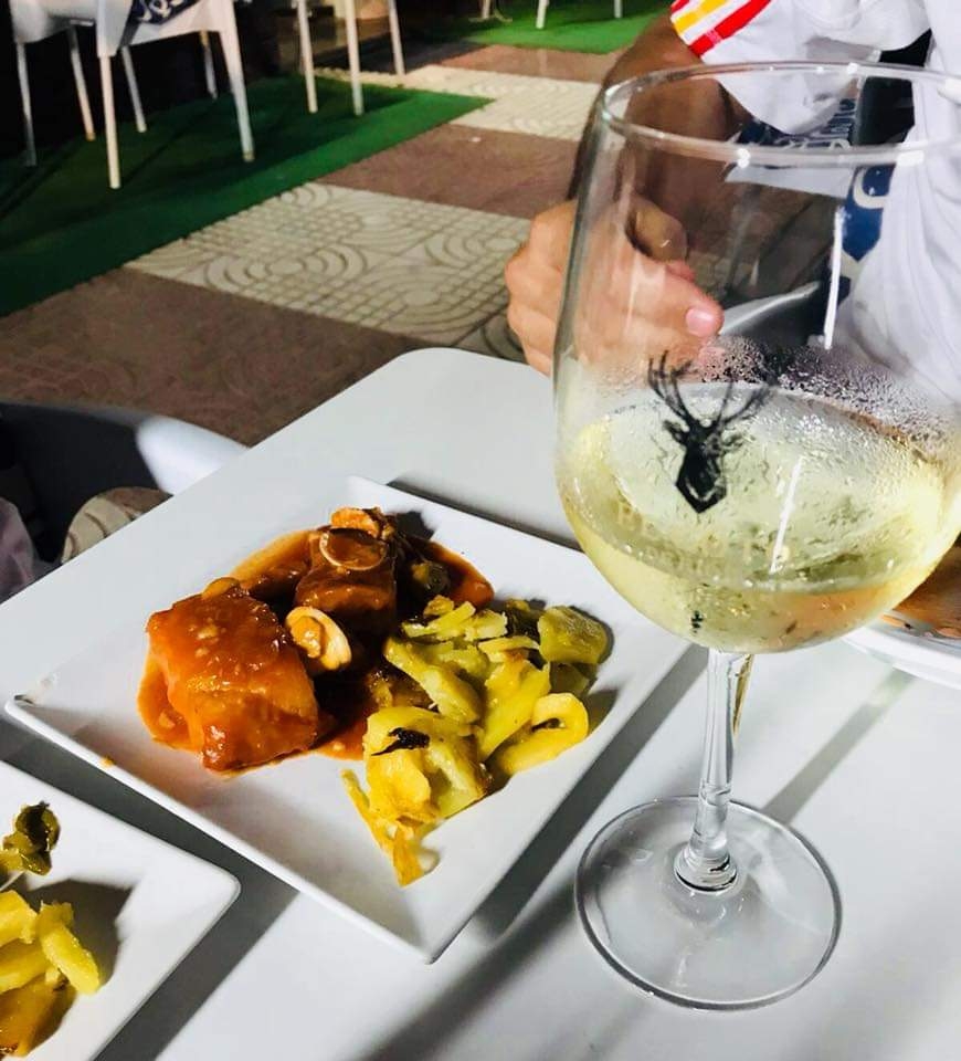 CAFE BAR JUVENTUD — Comida y bebida