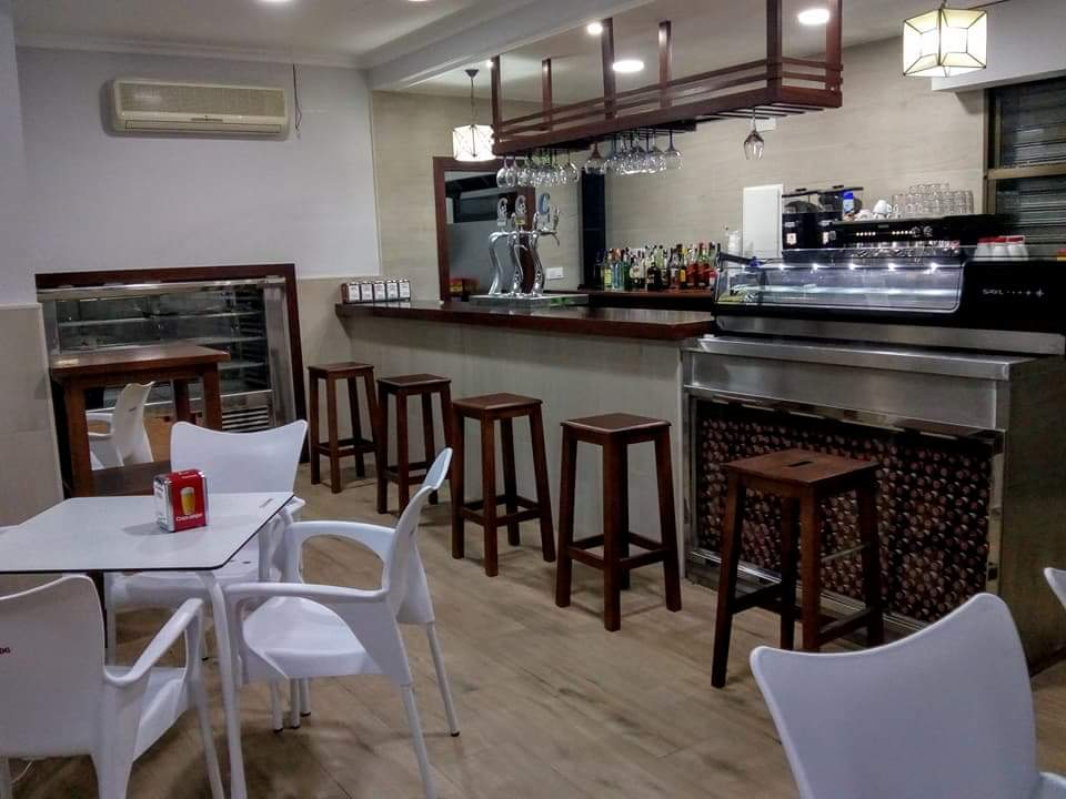 Bar 6'40 Los Monteros — Ambiente