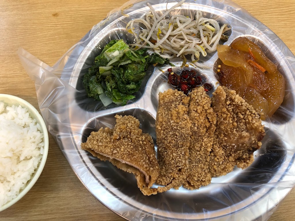 瑞芳美食廣場30號里長伯排骨 的照片