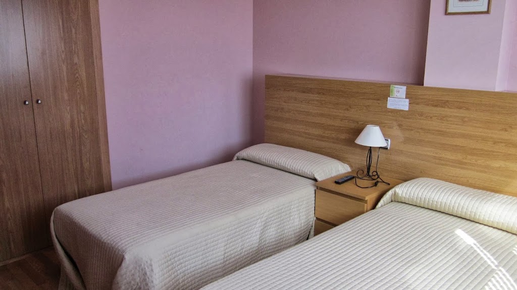 Hostal Restaurante La Canada — Habitaciones