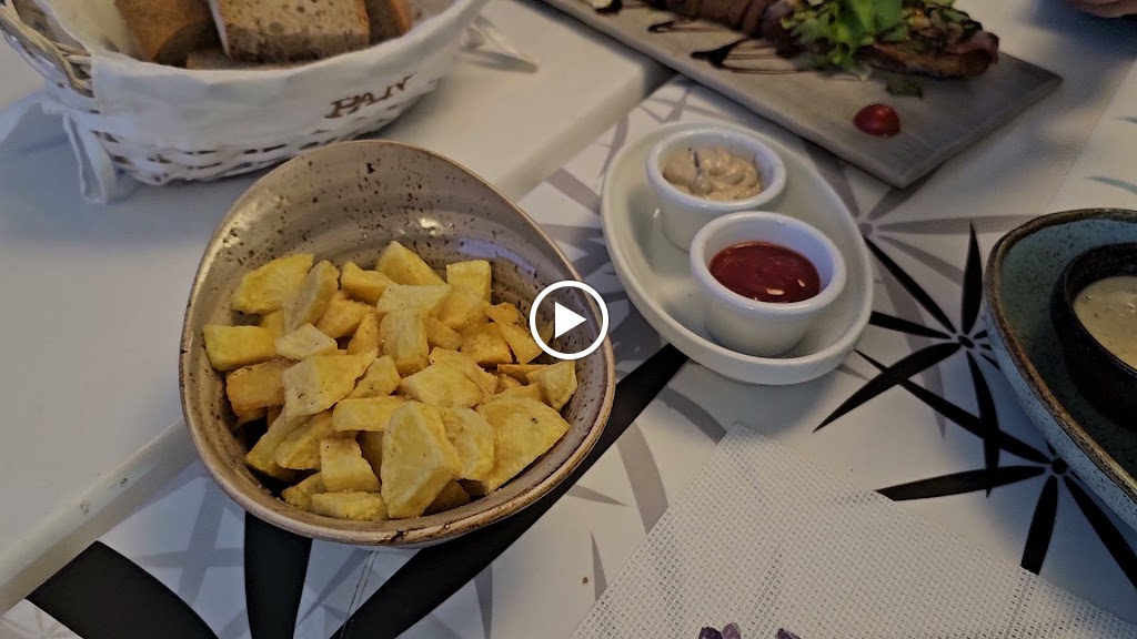 Tunel Tapas Vinoteca Finca do Parrulo — Videos
