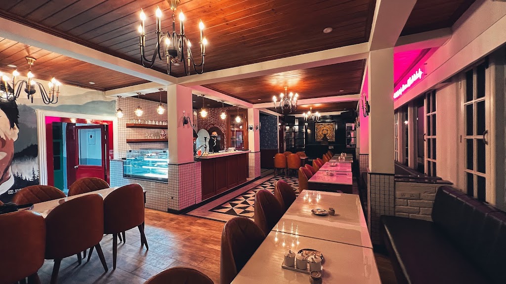 The Hollywood Cafe Thc
