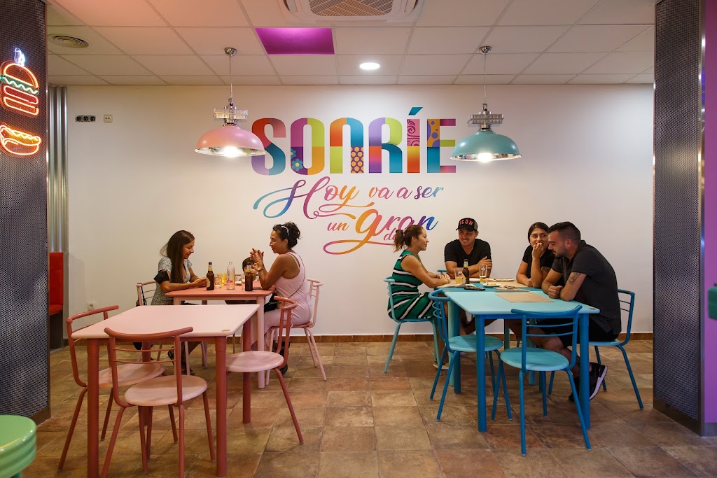 Nuggett - Burger, Hot dog & Chicken — Ambiente