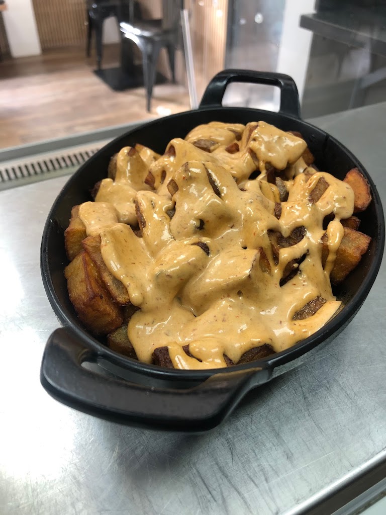 BAR TAPERIA LA VIEJA — Comida y bebida