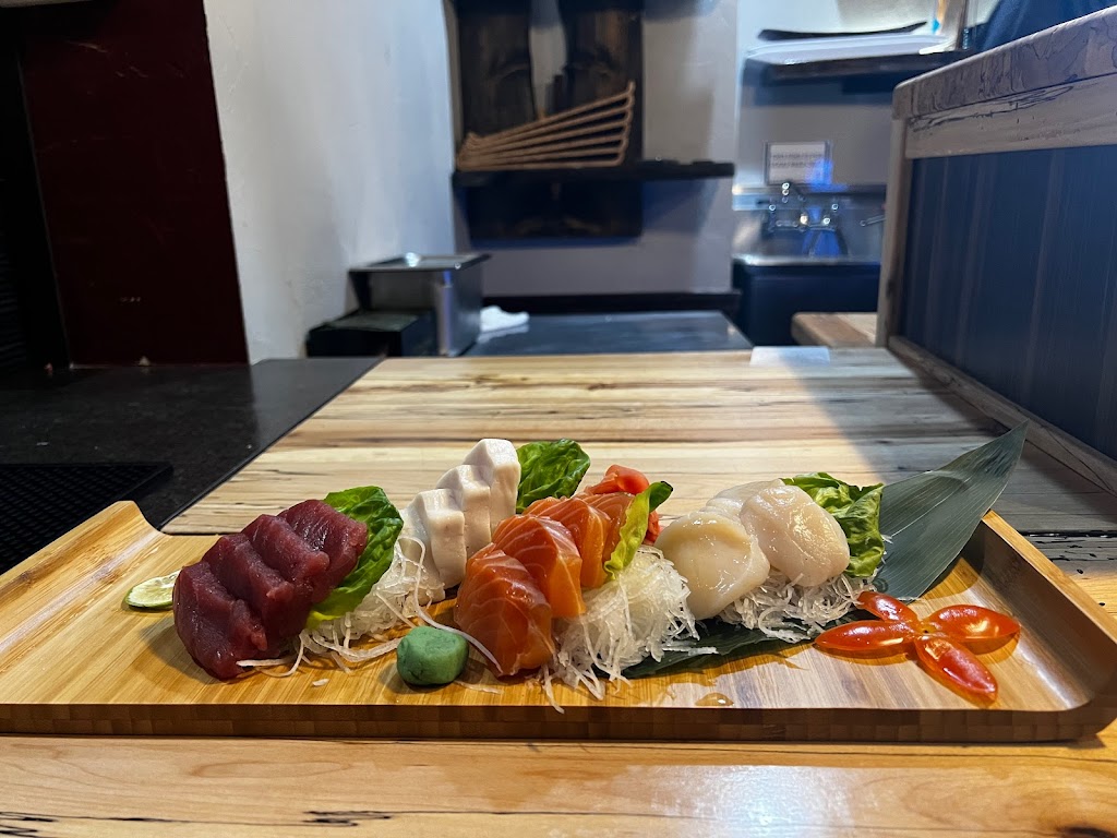  Hot Sake Sushi Bar & Kitchen