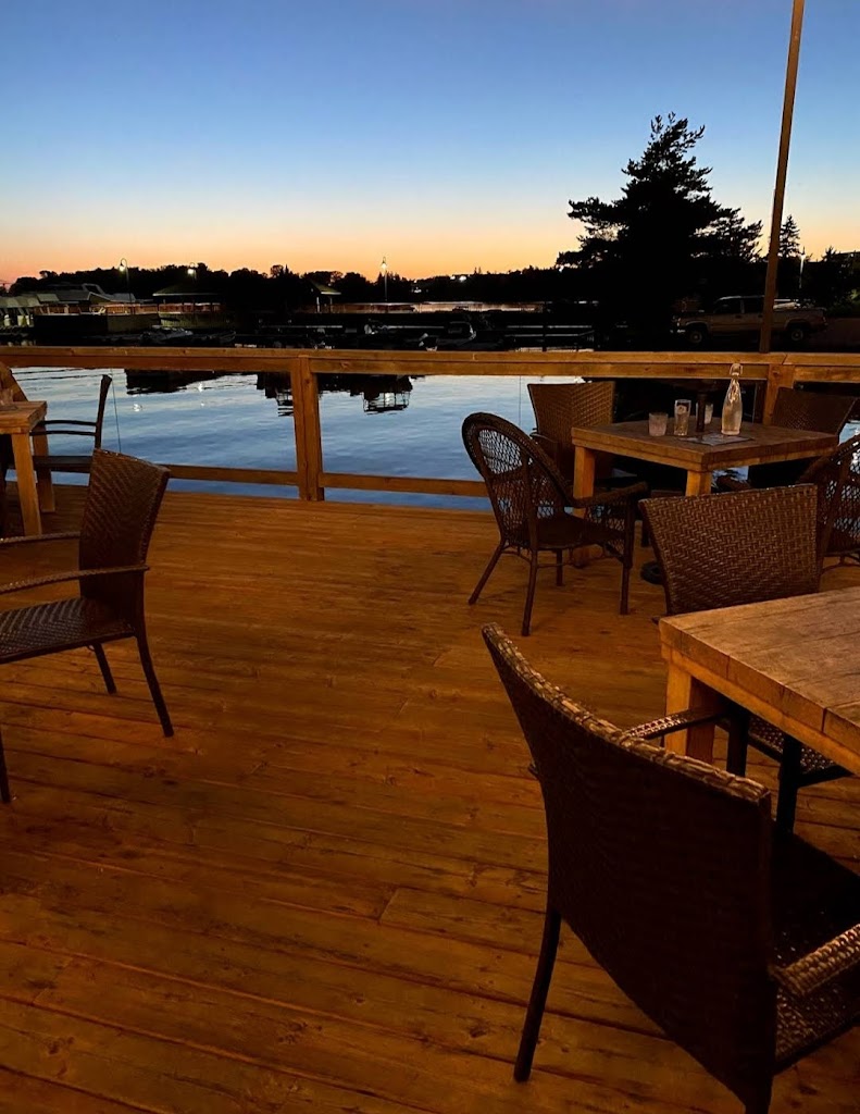Boathouse Lakeside Grill in Kenora
