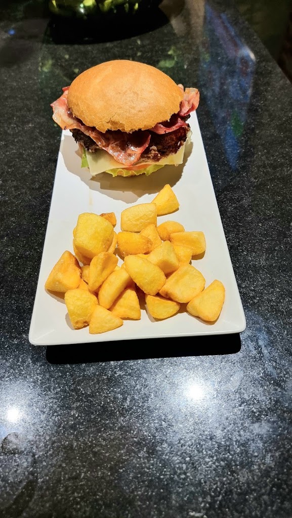 Cafe bar Garden's — Comida y bebida