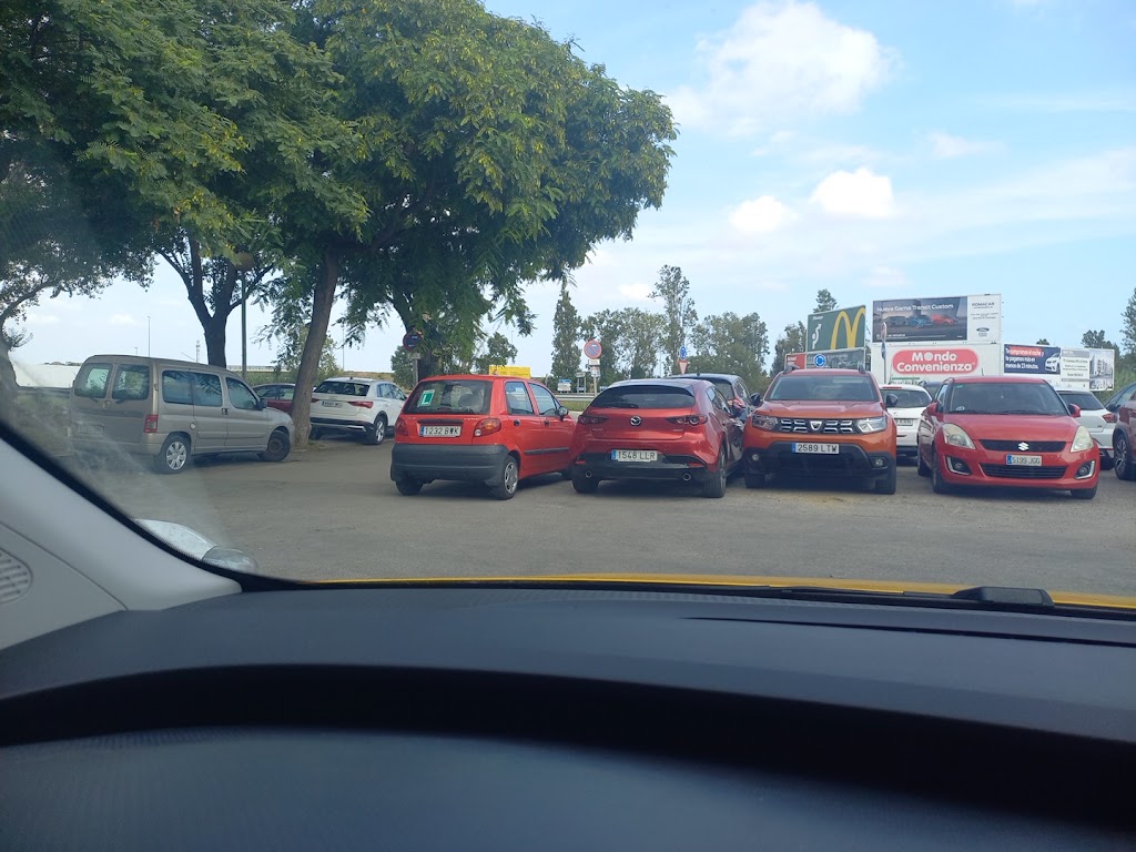 Parking — Estacionamiento