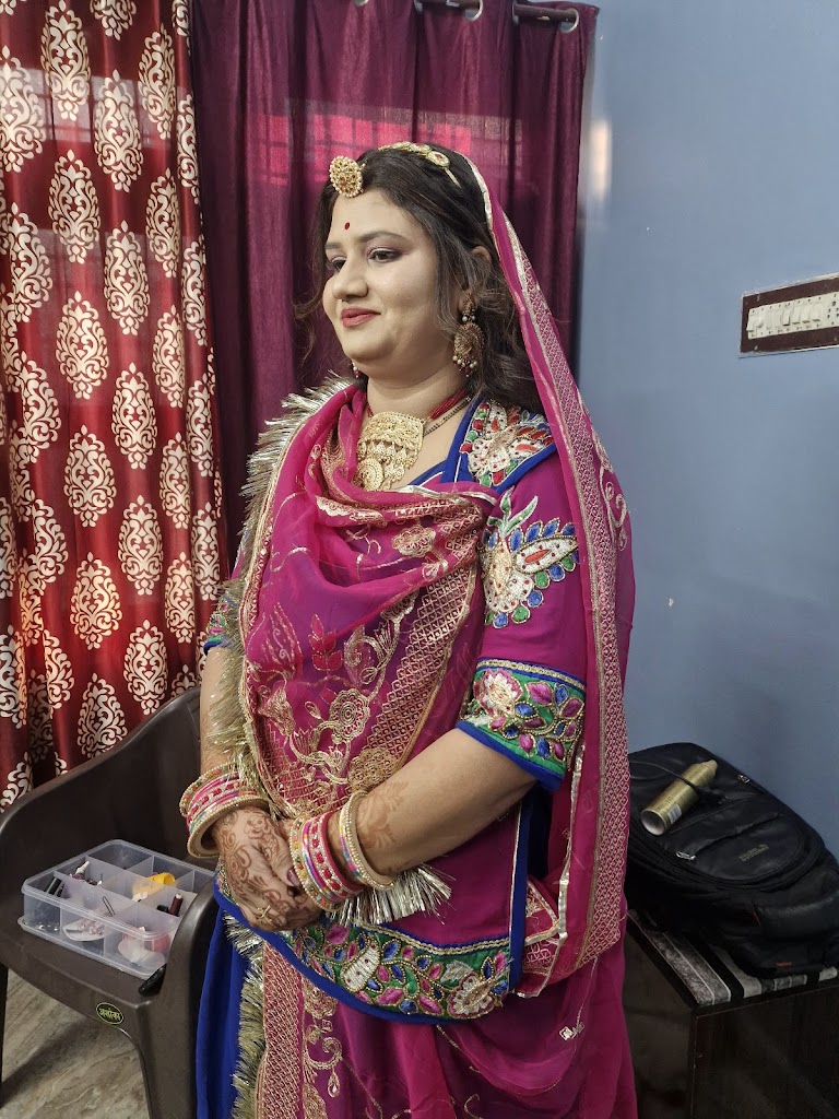 S Moli Beauty Parlour