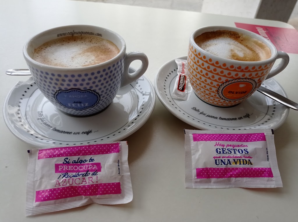 Cafe Caffetal Lepe — Comida y bebida