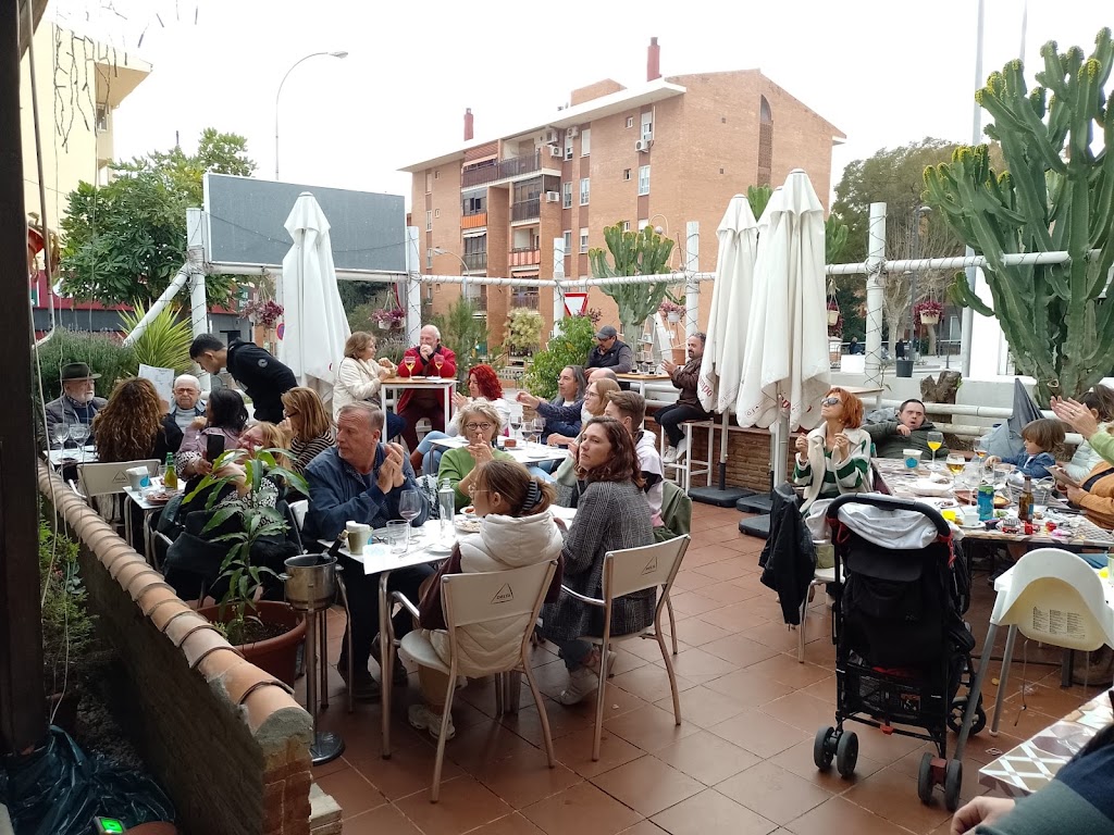 Asador Restaurante Cafe Bar Casa Miguel — Ambiente