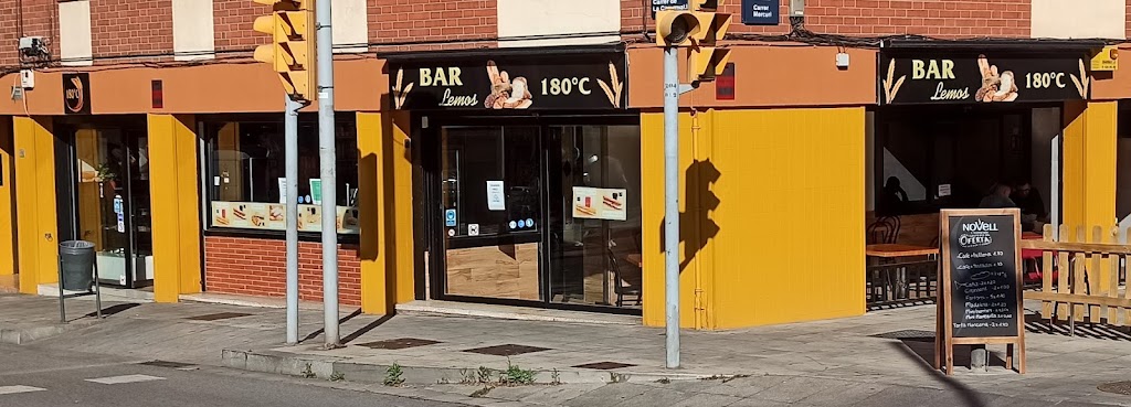 Cafeteria y Panaderia Lemos 180