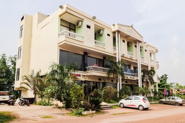 Oyo 42999 Indraprastha Hotel