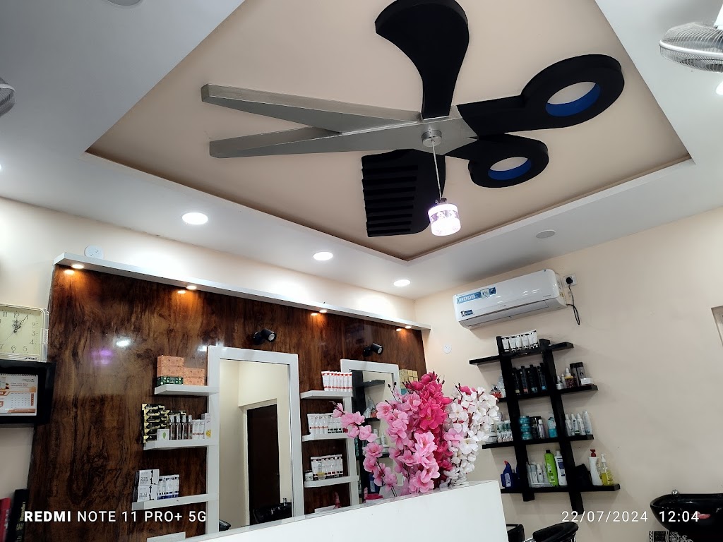 Diamond Beauty Parlour And Academy