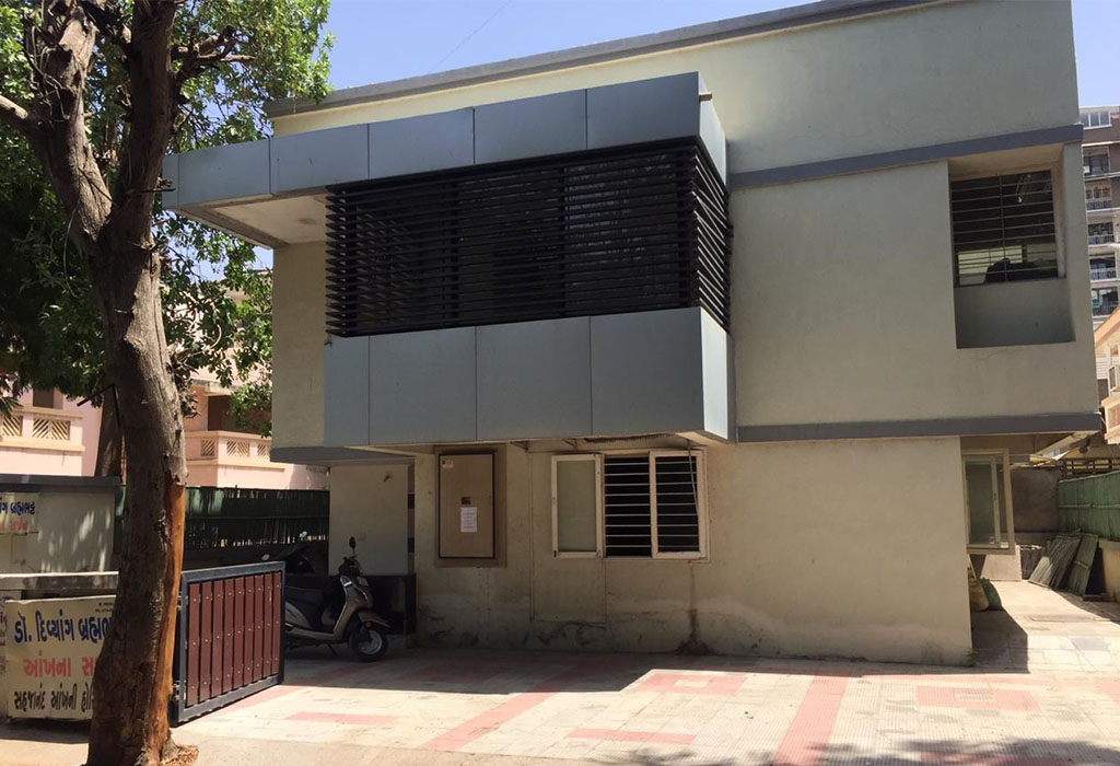 Sahajanand Eye Care Hospital Eye Surgeon Cataract Glaucoma Phacoemulsification Eye Doctor In Ahmedabad