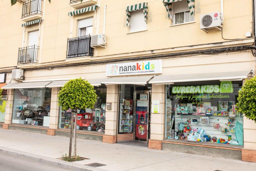 Foto 2 de Nanakids - Articulos para Bebes y ninos, Juegos y Juguetes Educativos Eurekakids Fernan Nunez Cordoba. Decoracion de globos.