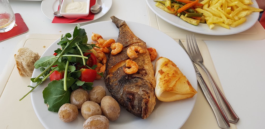 La Ballena El Cotillo — Comida y bebida