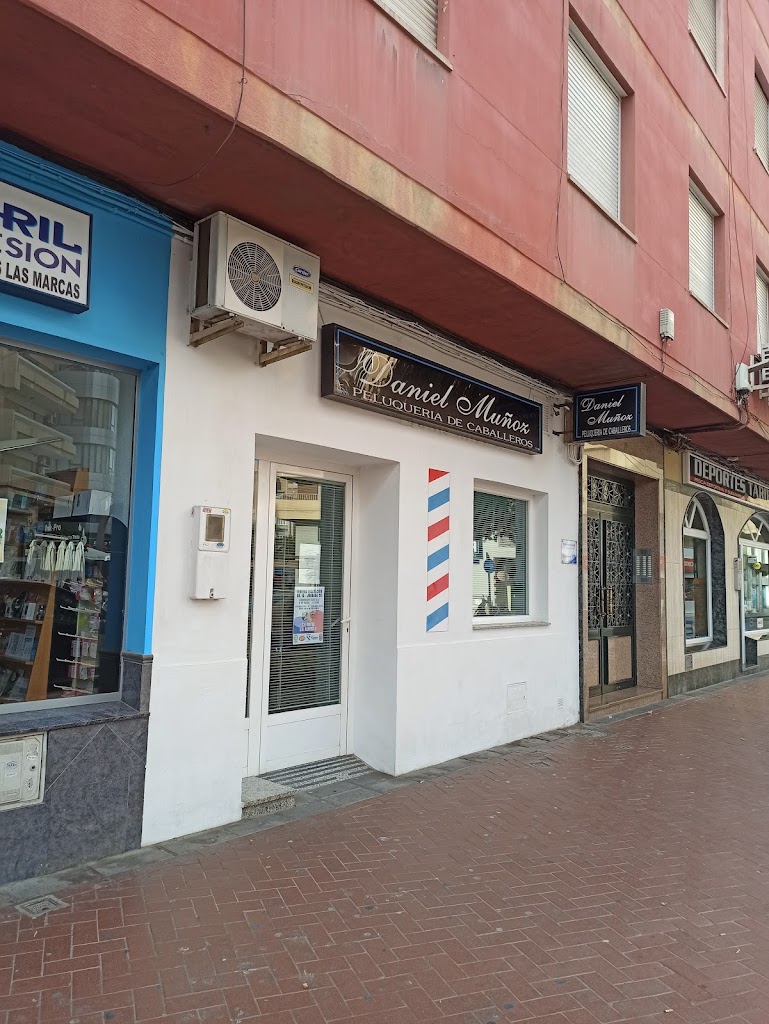 Daniel Moises Munoz Flores — Exterior