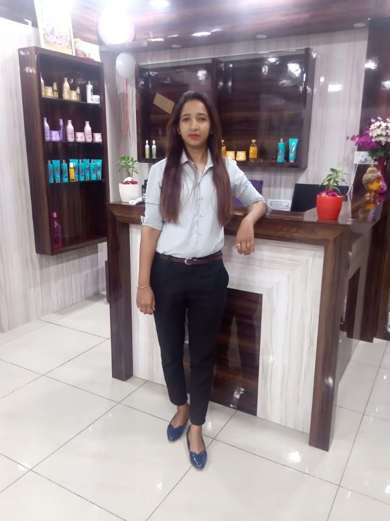 The Elegant Unisex Salon