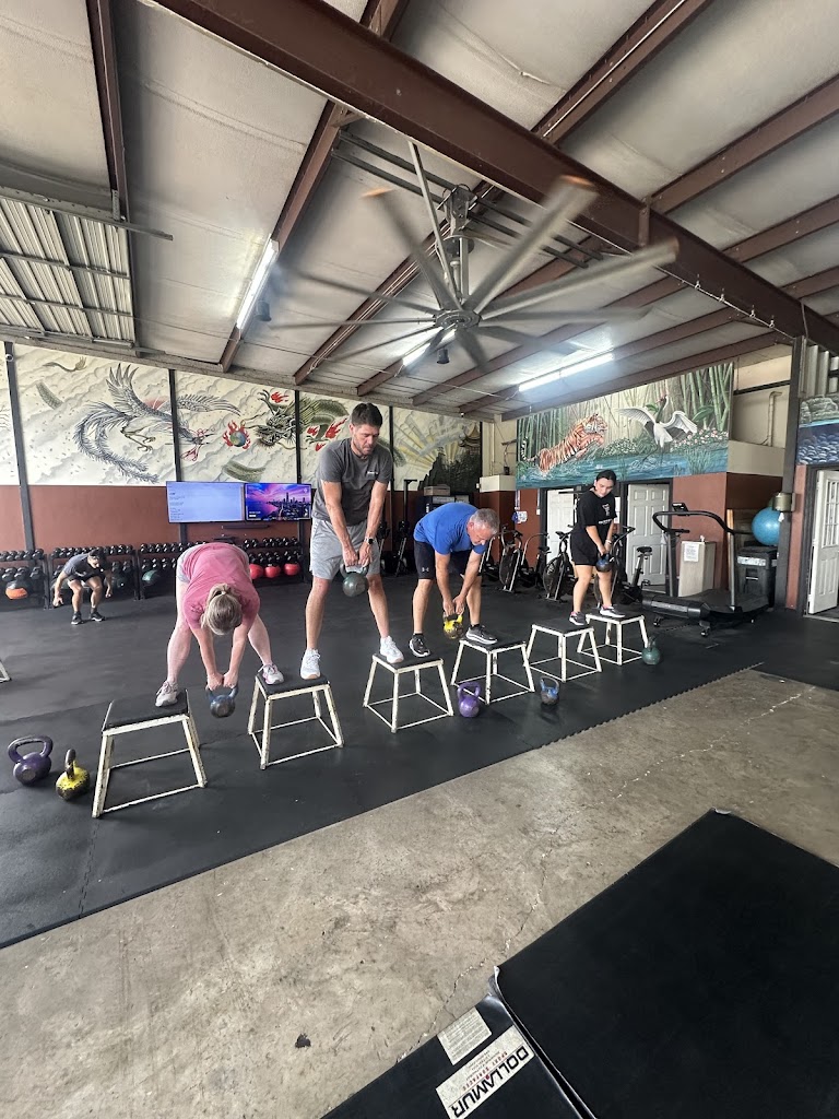  Lift Strong. Run Fast.